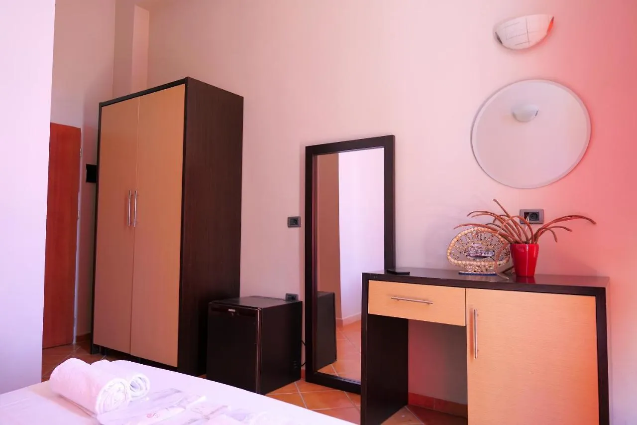 Hotel Ceka Sarandë 3*,