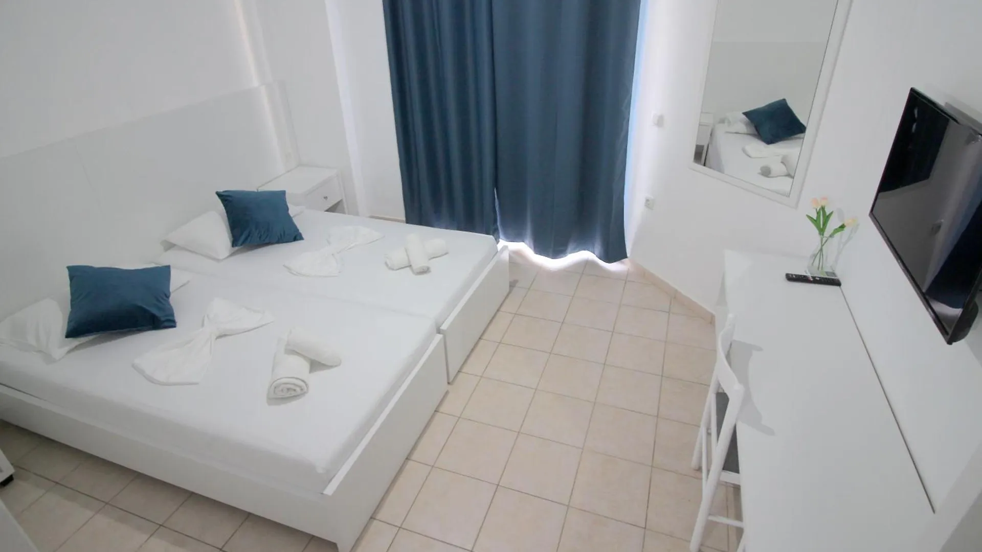 Hotel Ceka Sarandë 3*,